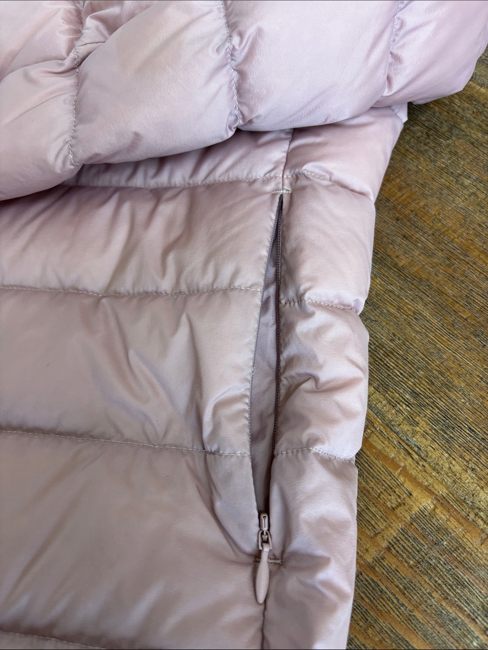 Uniqlo Light Pink Women's Packable Puffer Jacket - Picture 4 of 8